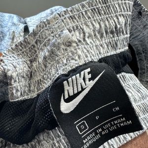 Limited edition Snake print nylon windbreaker track pants nike brand small size